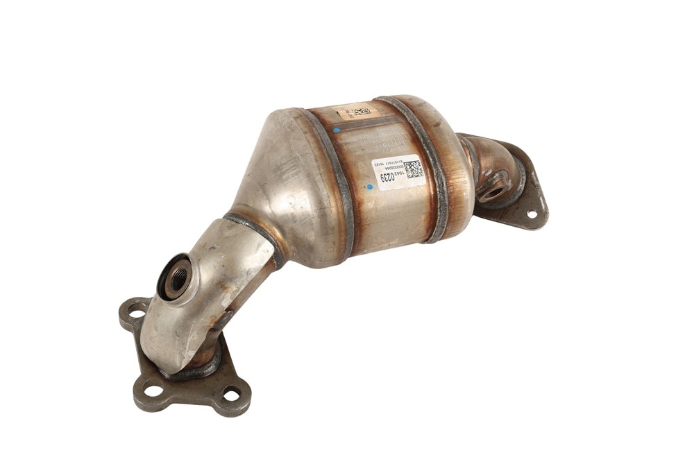 GM Genuine Parts Driver Side Three-Way Catalytic Converter Kit with Exhaust Pipe