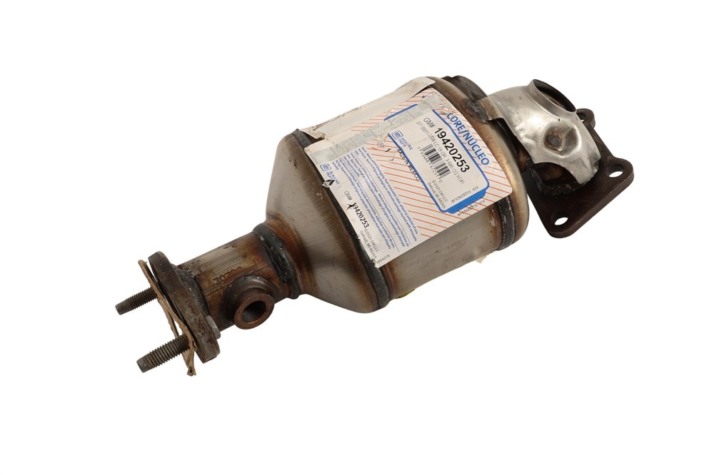 GM Genuine Parts Three-Way Catalytic Converter with Exhaust Pipe