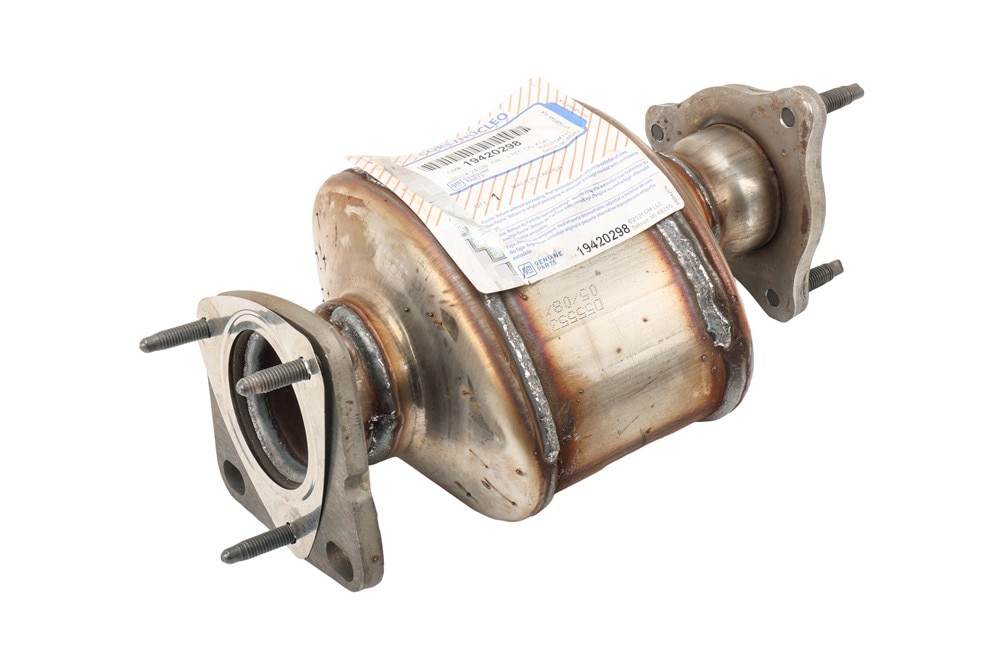 GM Genuine Parts Three-Way Catalytic Converter with Exhaust Pipe
