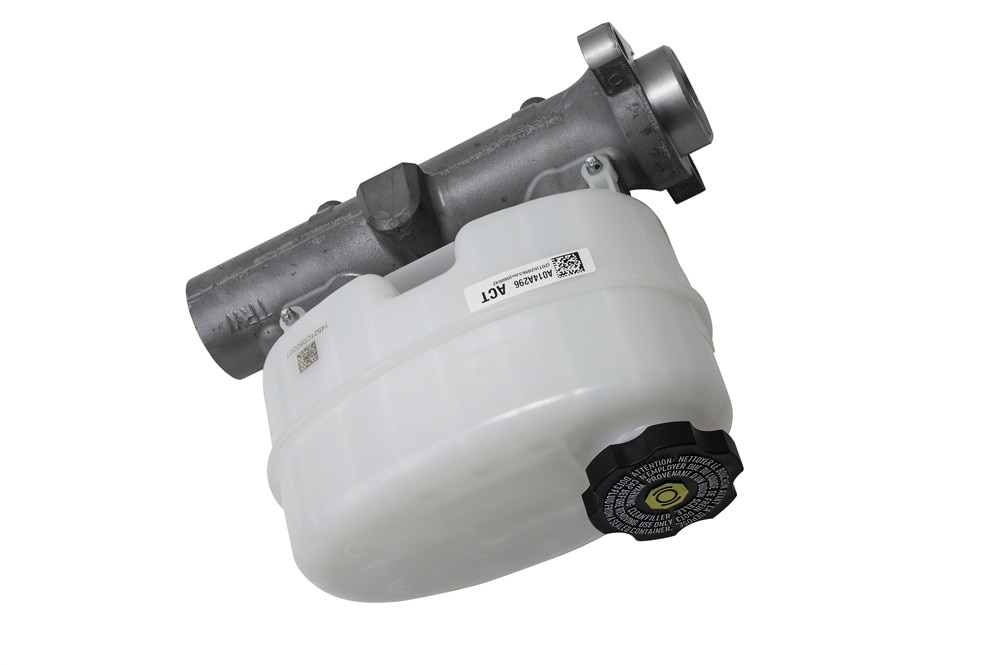 GM Genuine Parts Brake Master Cylinder