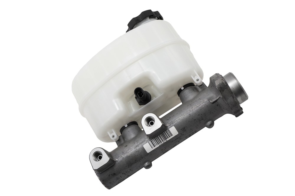 GM Genuine Parts Brake Master Cylinder