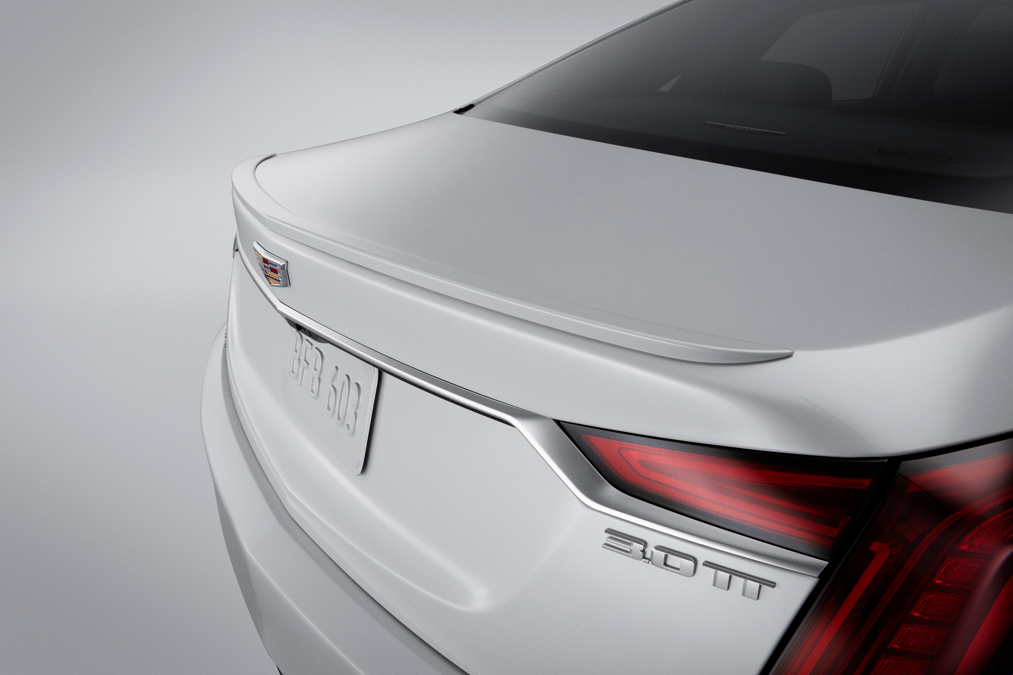 Flush-Mounted Spoiler Kit in Primer