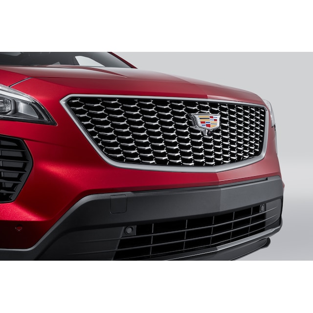 Grille in Galvano Silver Mesh with Galvano Silver Surround and Cadillac Logo (for Vehicles without HD Surround Vision Camera)