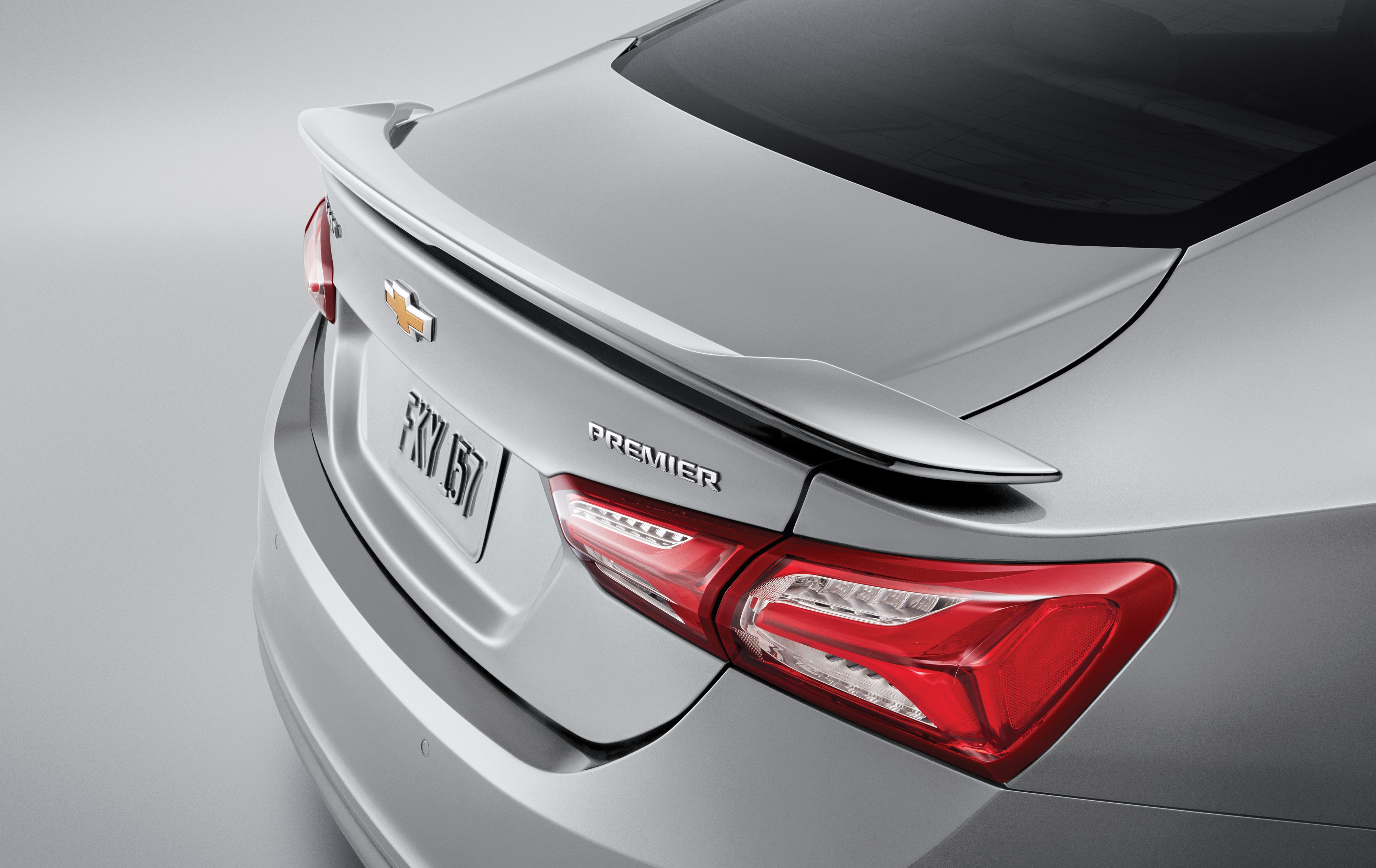 Flush-Mounted Spoiler in Silver Ice Metallic