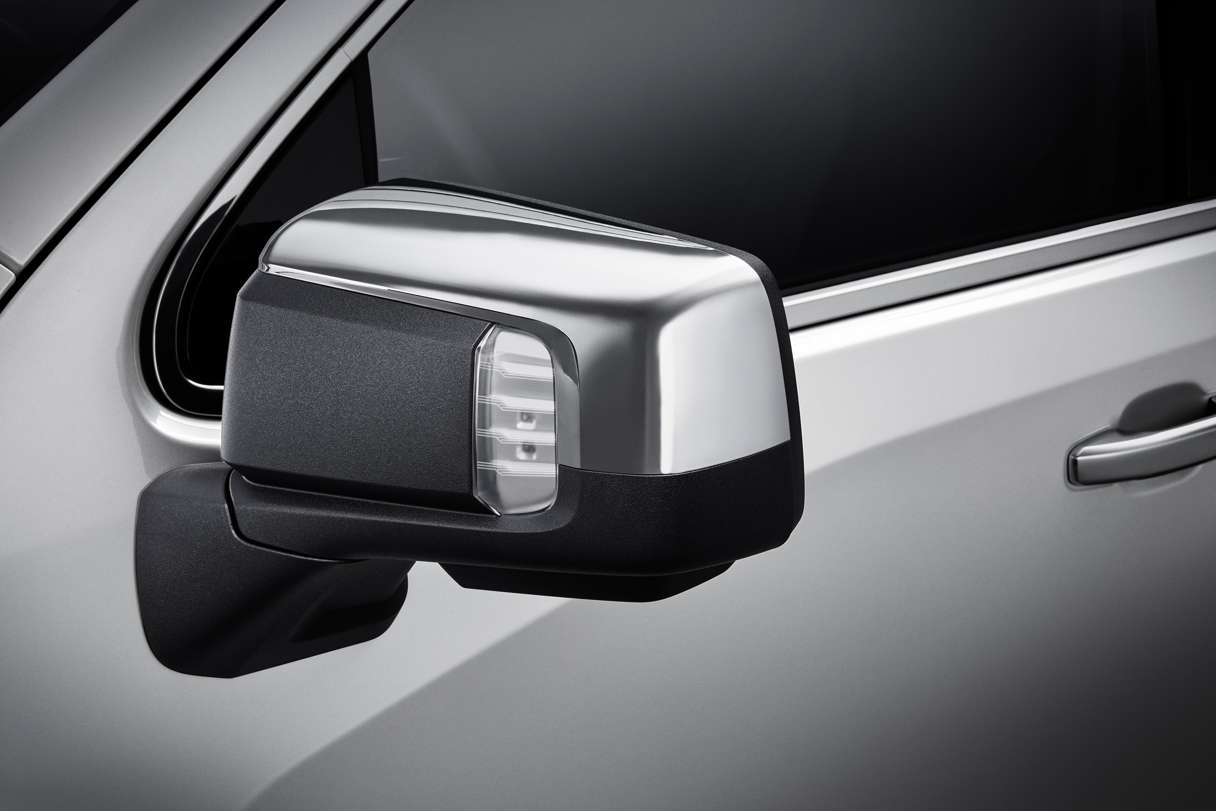 Outside Rearview Mirror Covers in Chrome