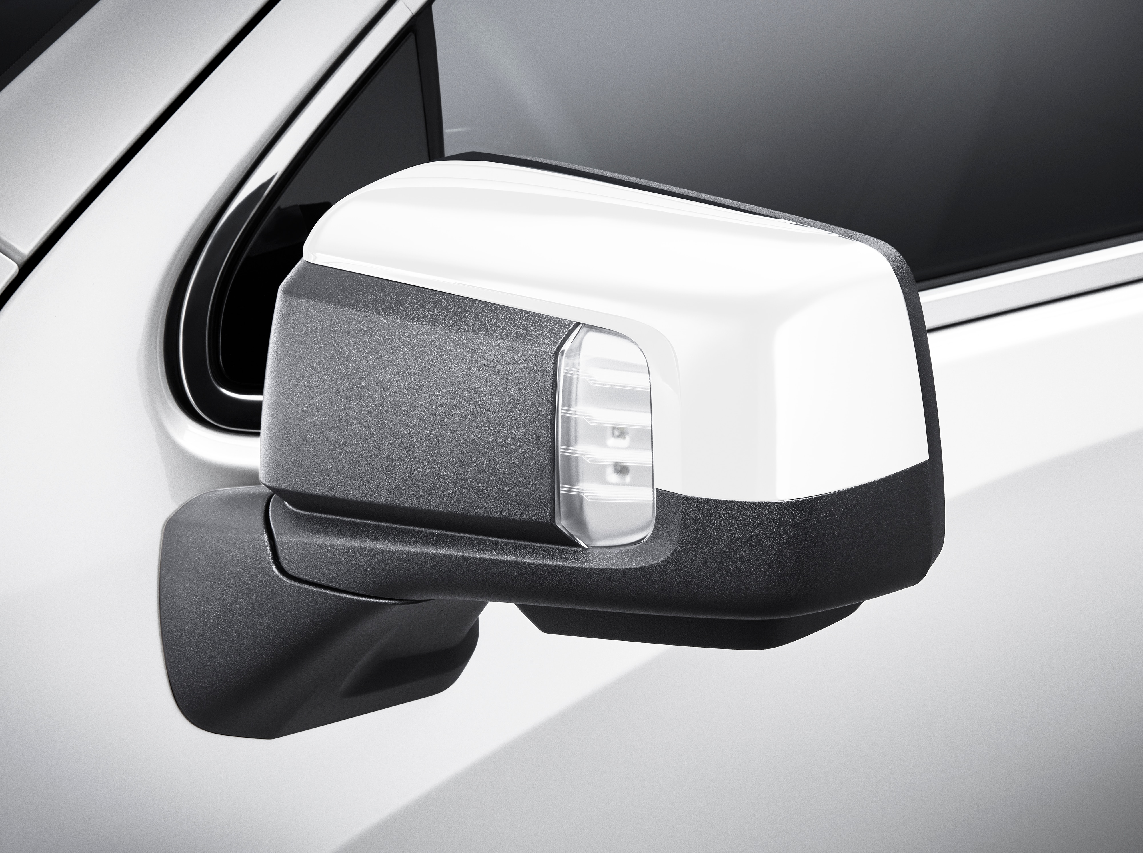 Outside Rearview Mirror Covers in Summit White
