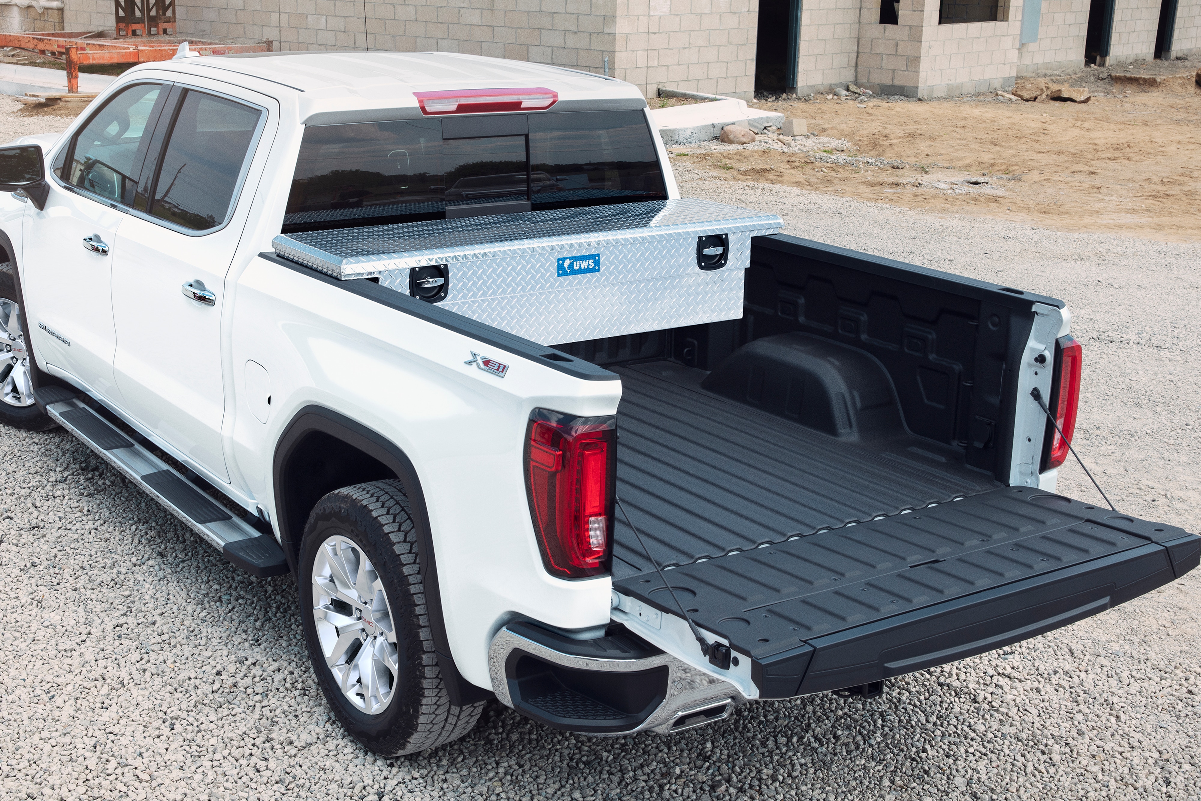 Cross Bed Secure Lock Crossover Aluminum Tool Box with Twist Handles in Bright Chrome by UWS® - Associated Accessories
