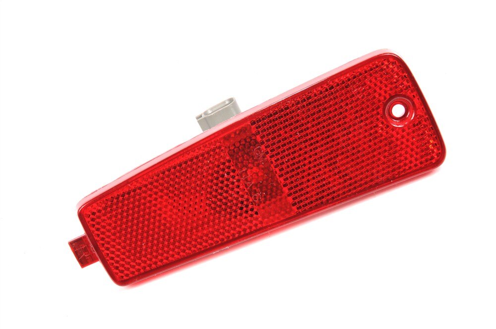 GM Genuine Parts Passenger Side Rear Side Marker Lamp