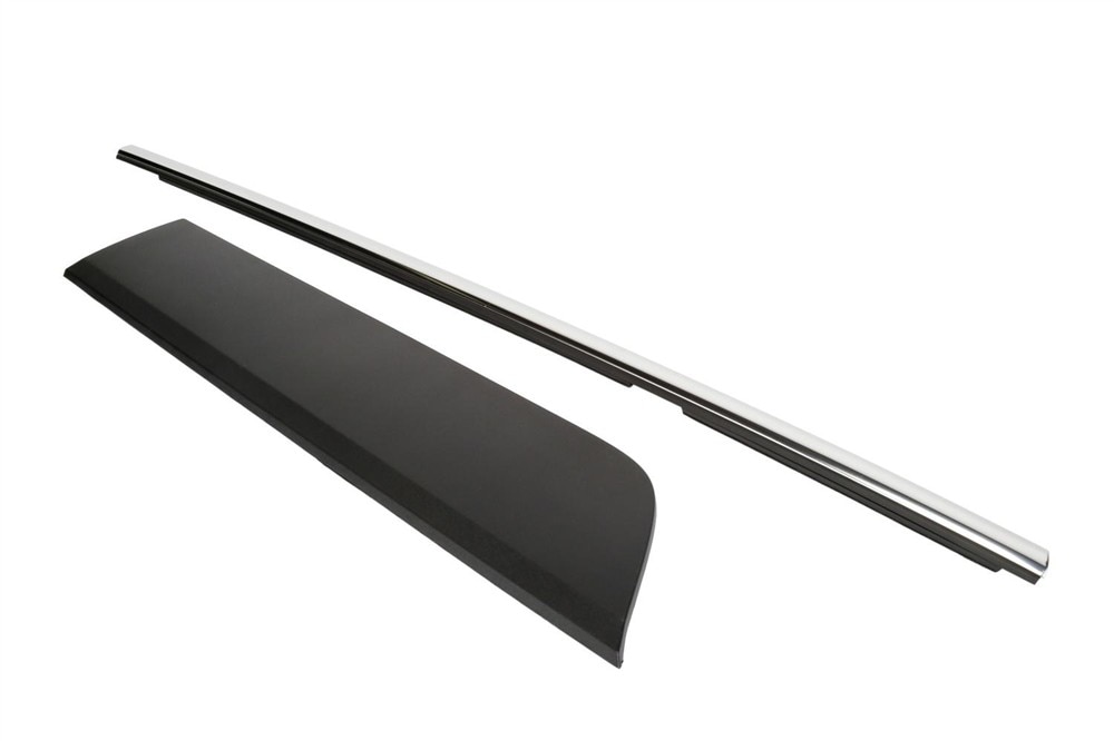 GM Genuine Parts Black Passenger Side Door Lower Molding