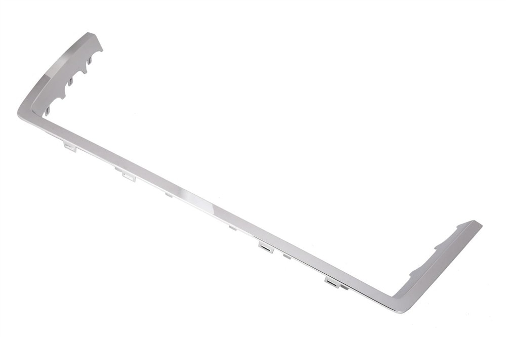 GM Genuine Parts Front Grille Bezel in Chrome