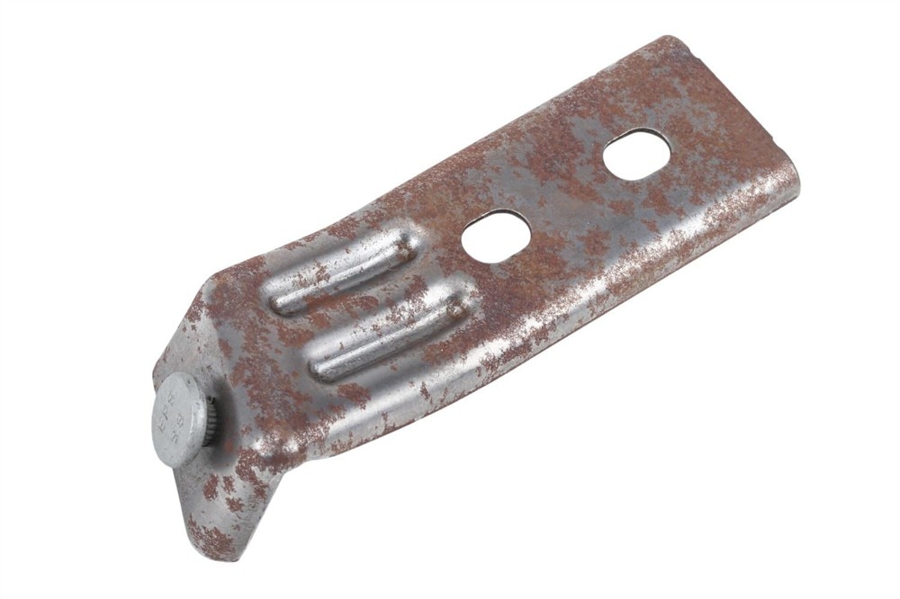 GM Genuine Parts Passenger Side Instrument Panel Center Lower Bracket