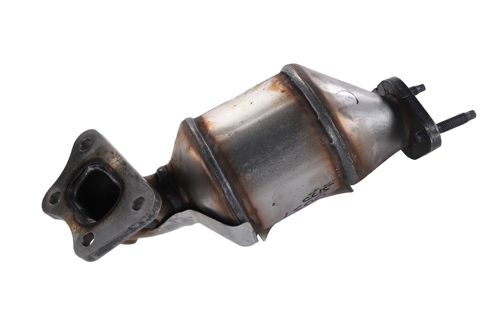 GM Genuine Parts 3-Way Catalytic Converter with Shield, Flange, and Studs