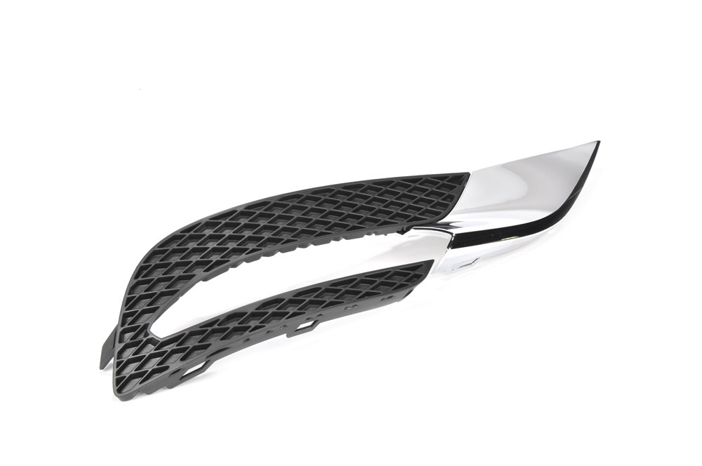 GM Genuine Parts Passenger Side Front Bumper Fascia Outer Grille