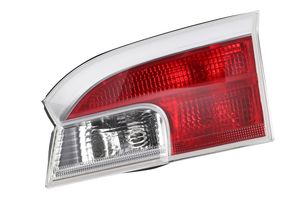GM Genuine Parts Passenger Side Tail Lamp Applique