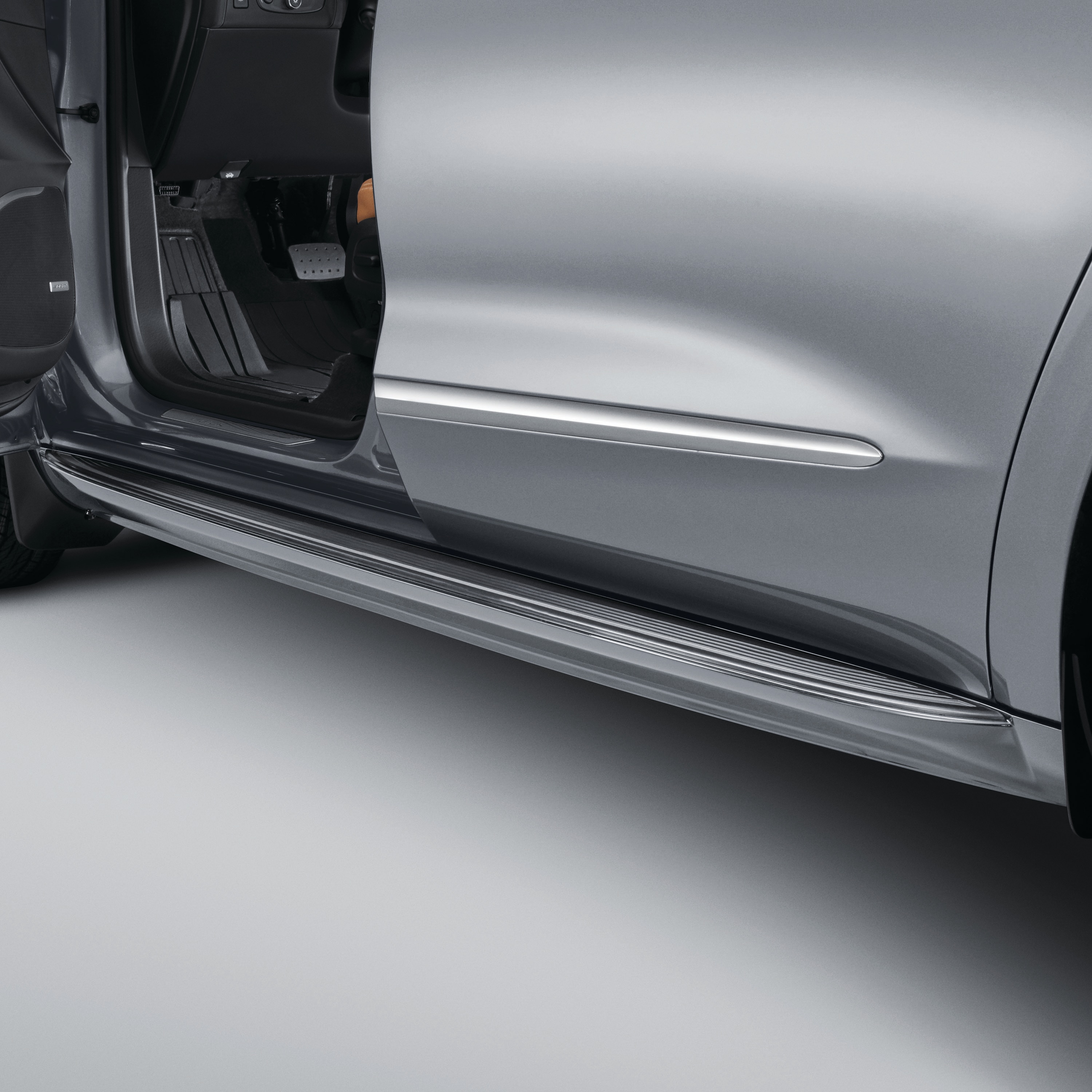 Molded Assist Steps in Satin Steel Metallic