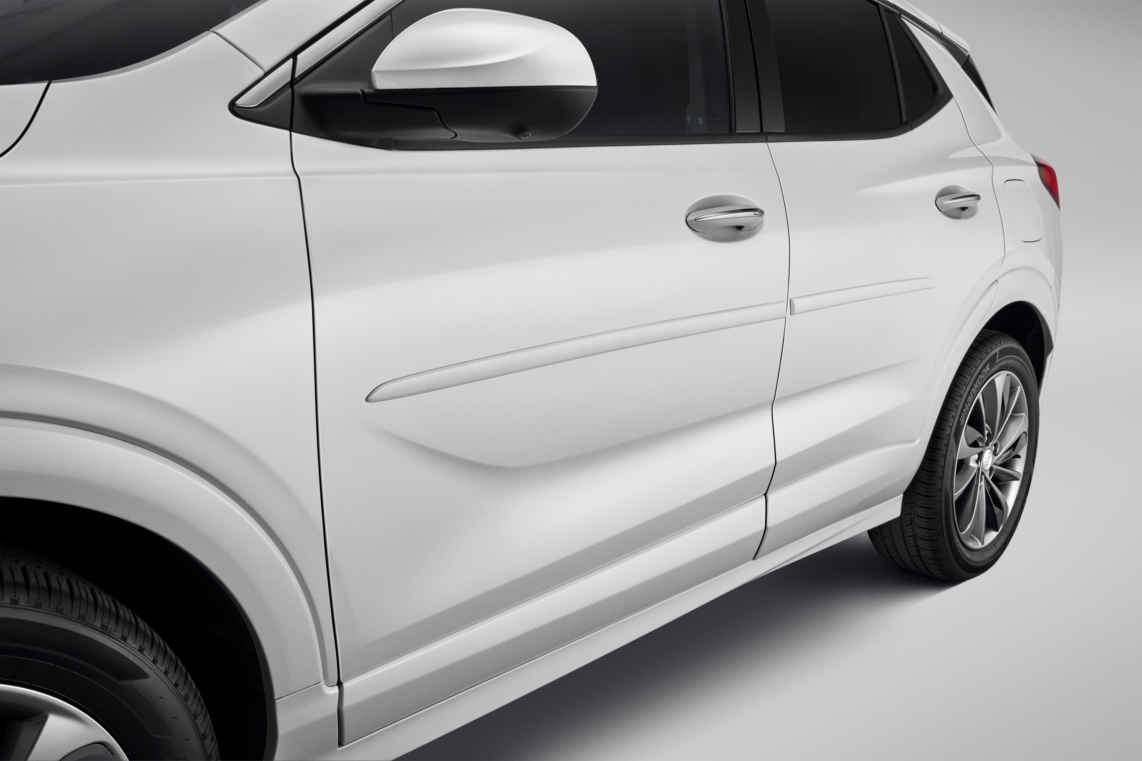 Middle Door Moldings in Summit White
