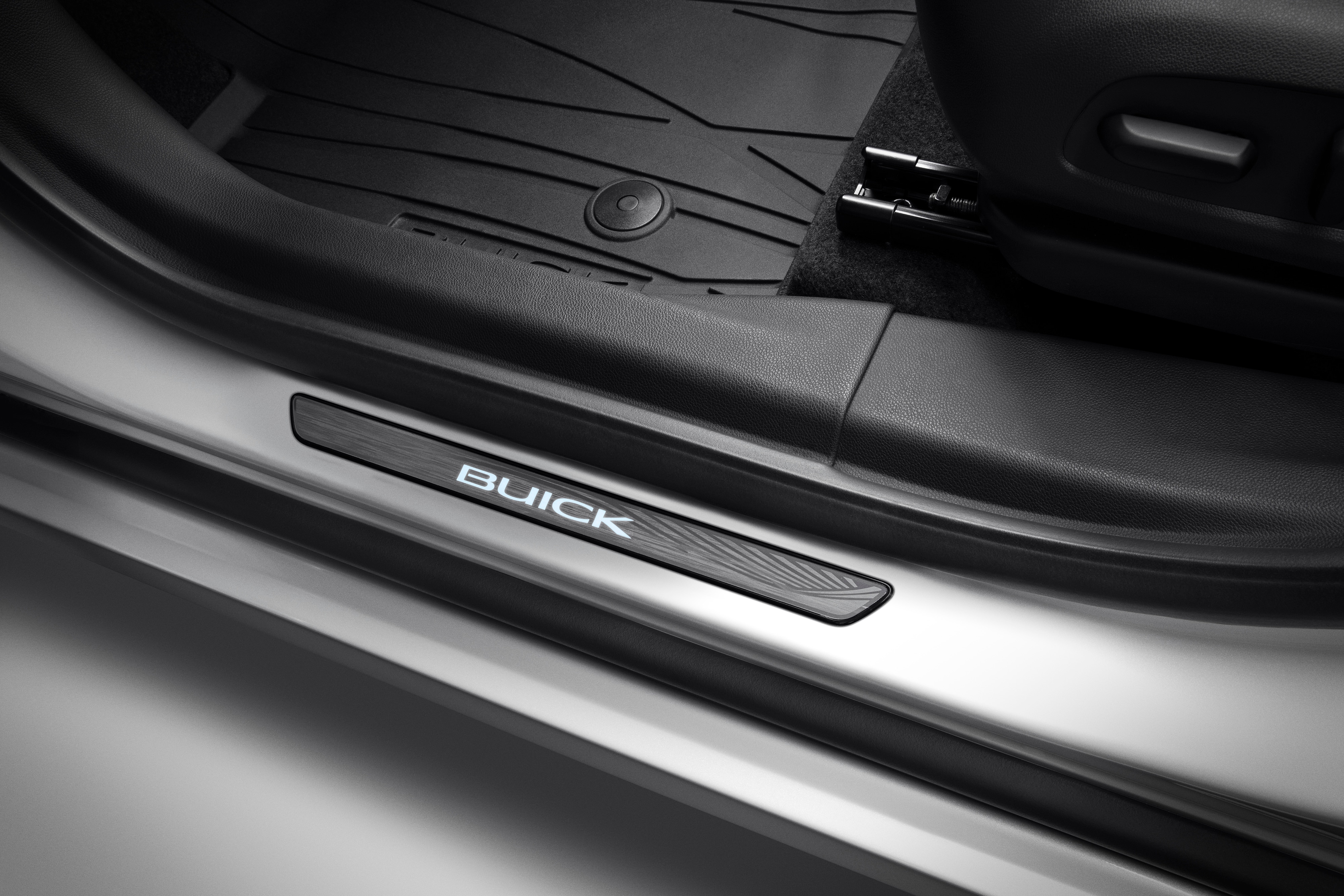 Illuminated Front Door Sill Plates with Buick Script