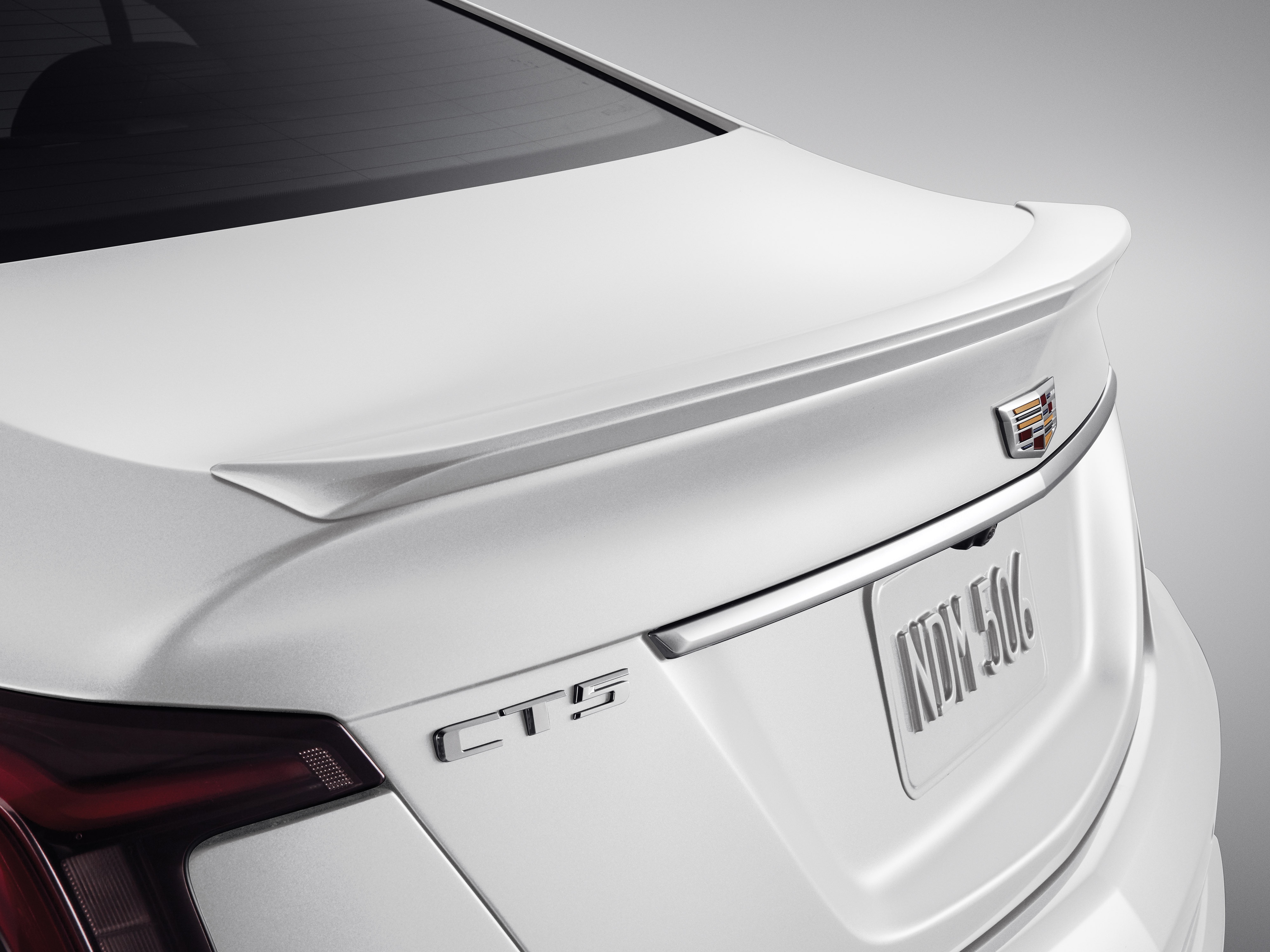 Flush-Mounted Spoiler Kit in Crystal White Tricoat