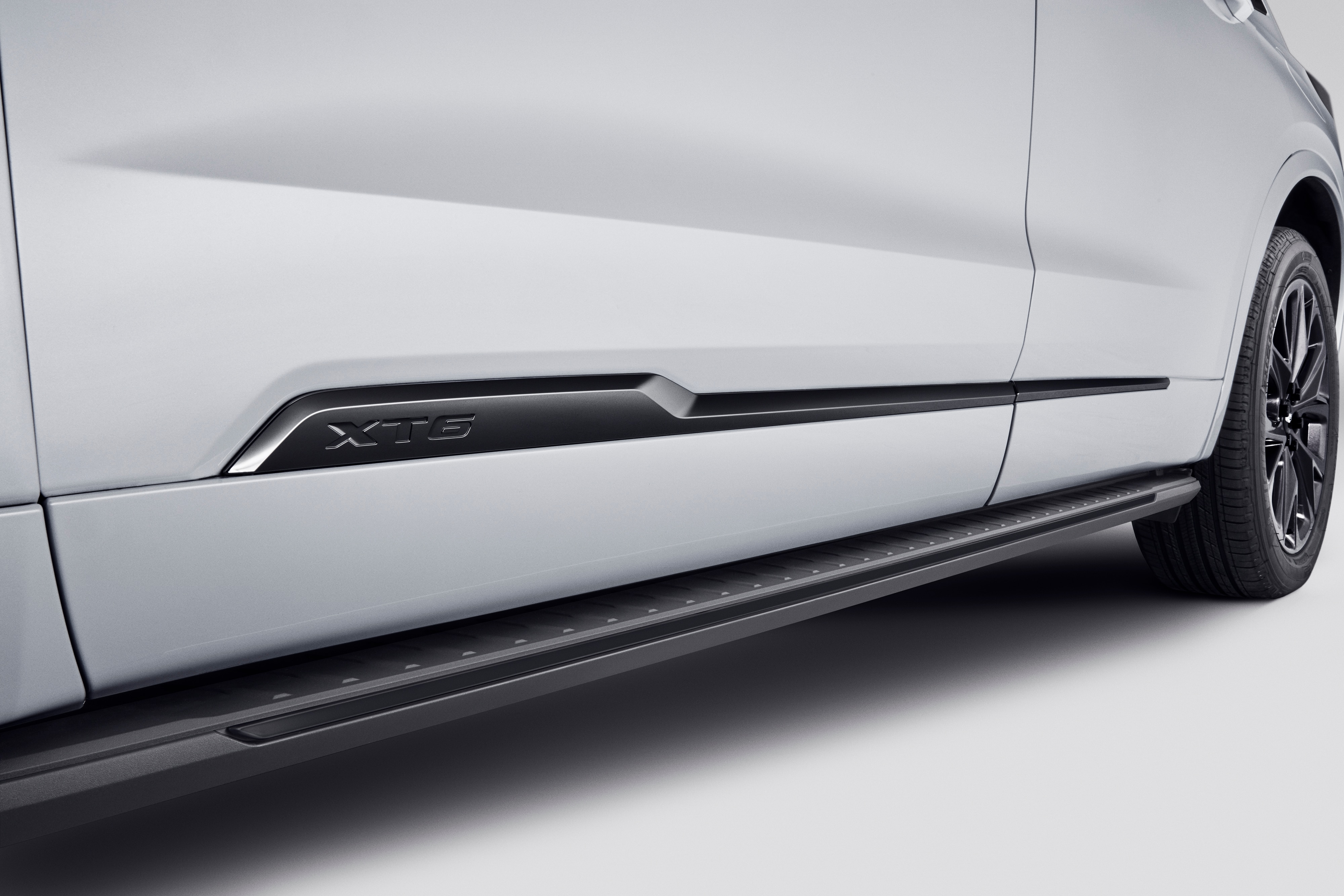 Body Side Moldings in Gloss Black
