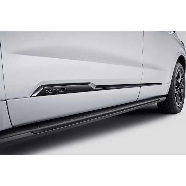 Body Side Moldings in Gloss Black