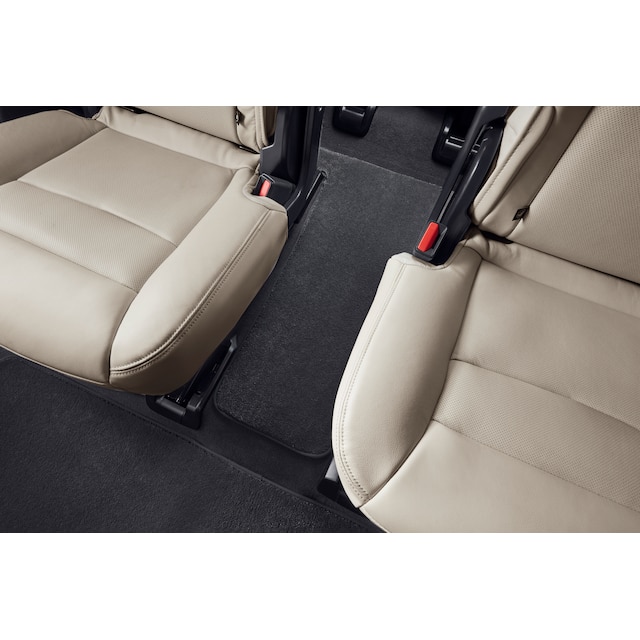 Third-Row Carpeted Floor Mat in Jet Black (for Models with Second-Row Captain's Chairs)