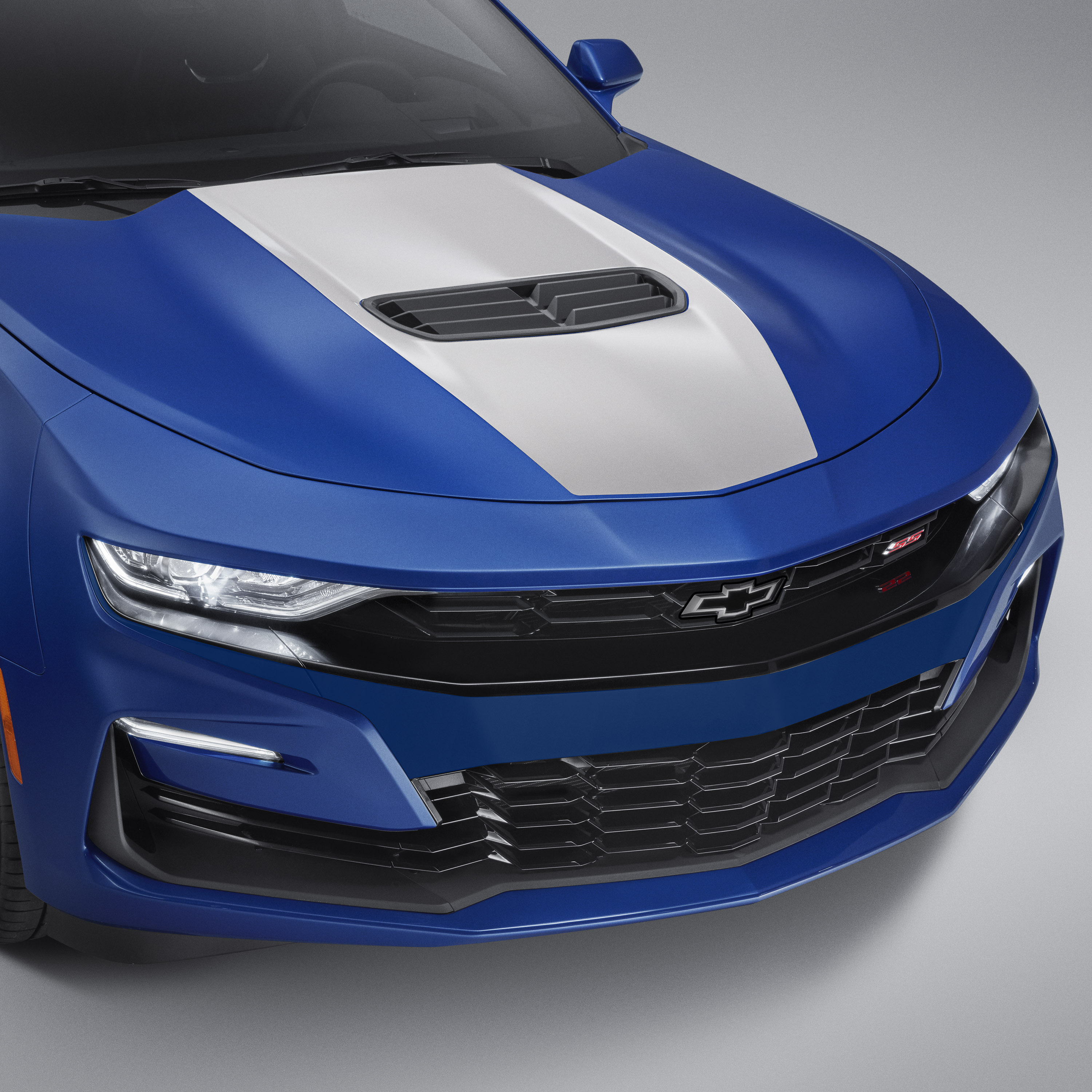 Center Stinger Stripe in Silver Ice Metallic for SS Coupe Models