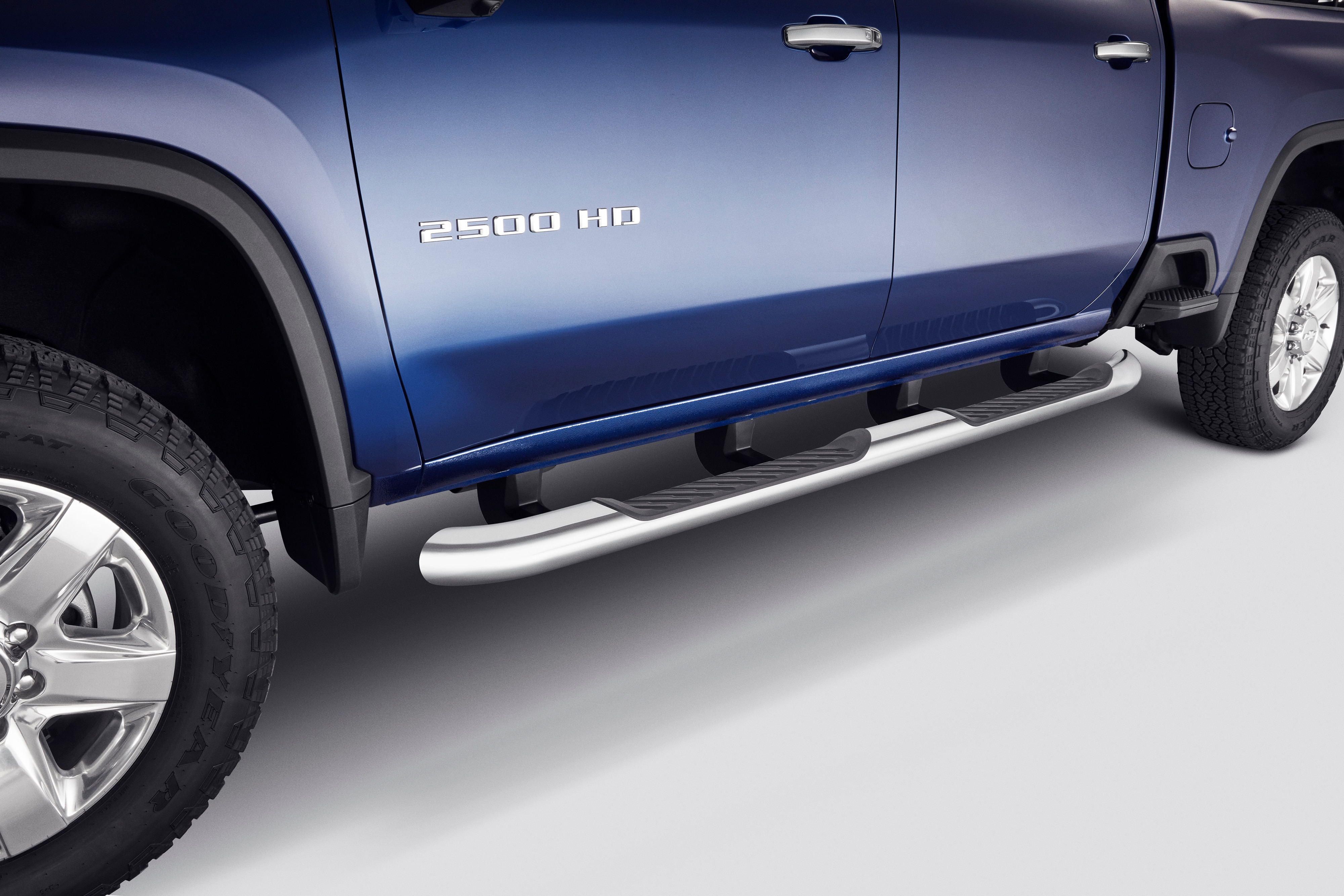 Double Cab 4-Inch Round Assist Steps in Chrome