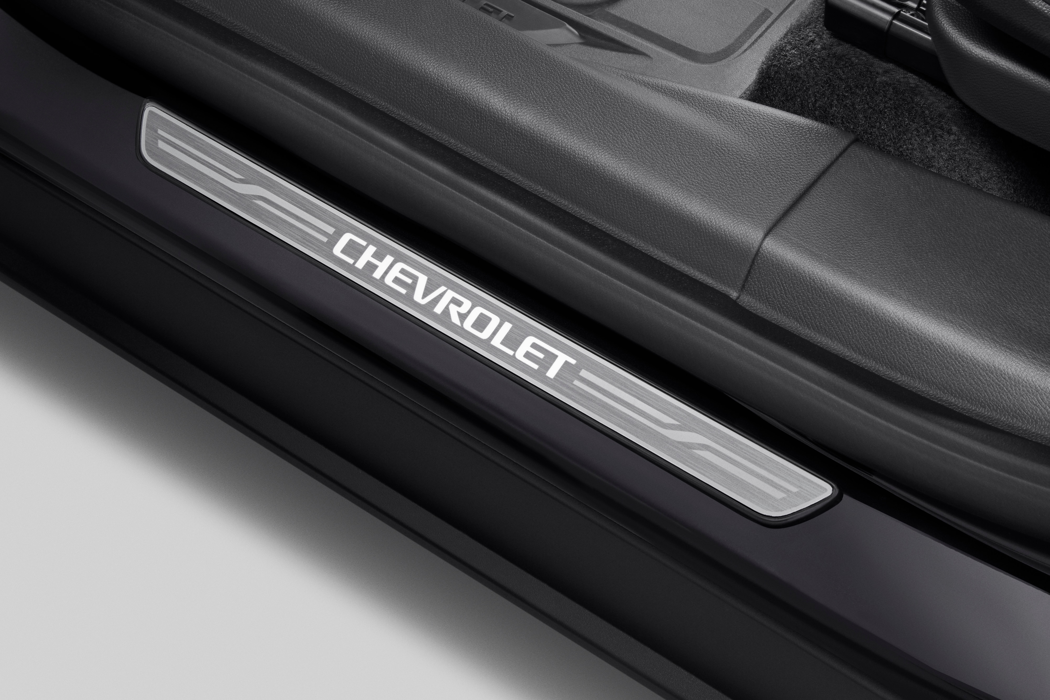 Illuminated Front Door Sill Plates in Stainless Steel with Chevrolet Script