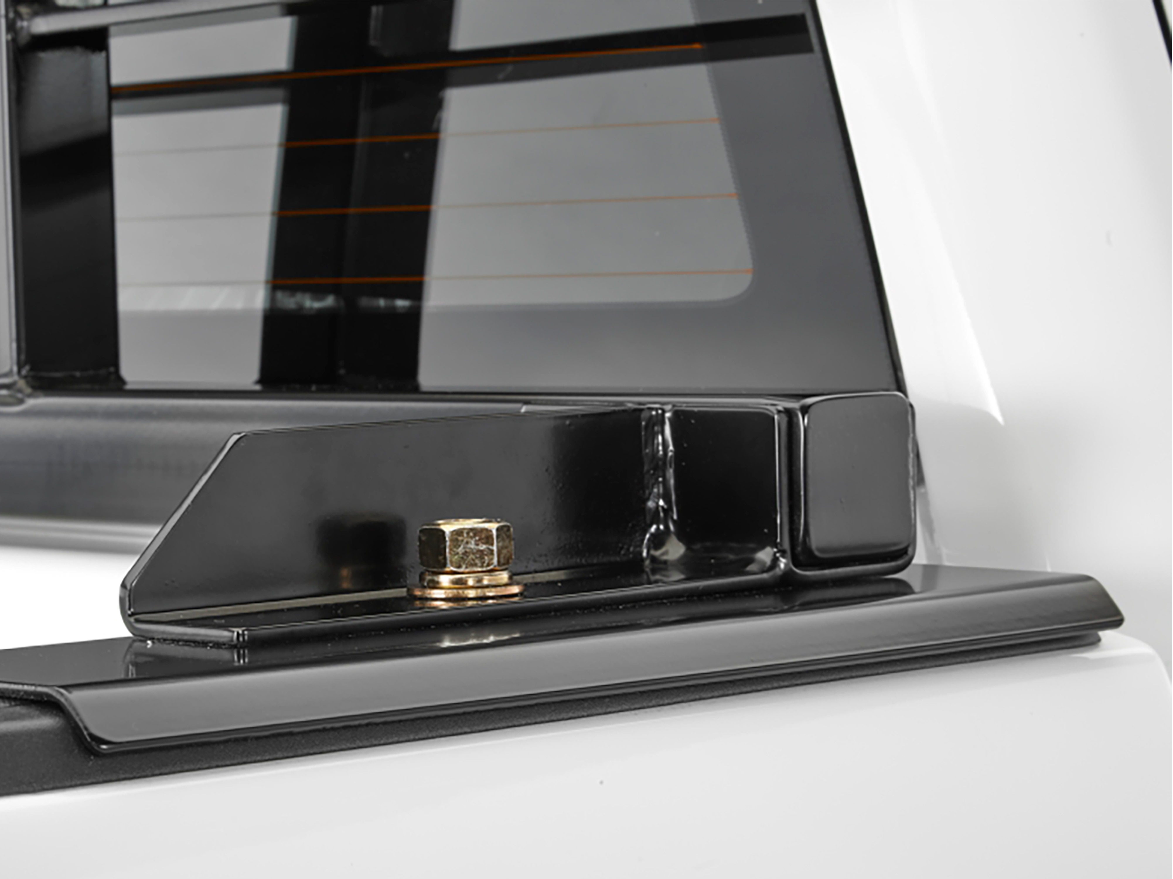 Standard Hardware Installation Kit by BACKRACK™ - Associated Accessories