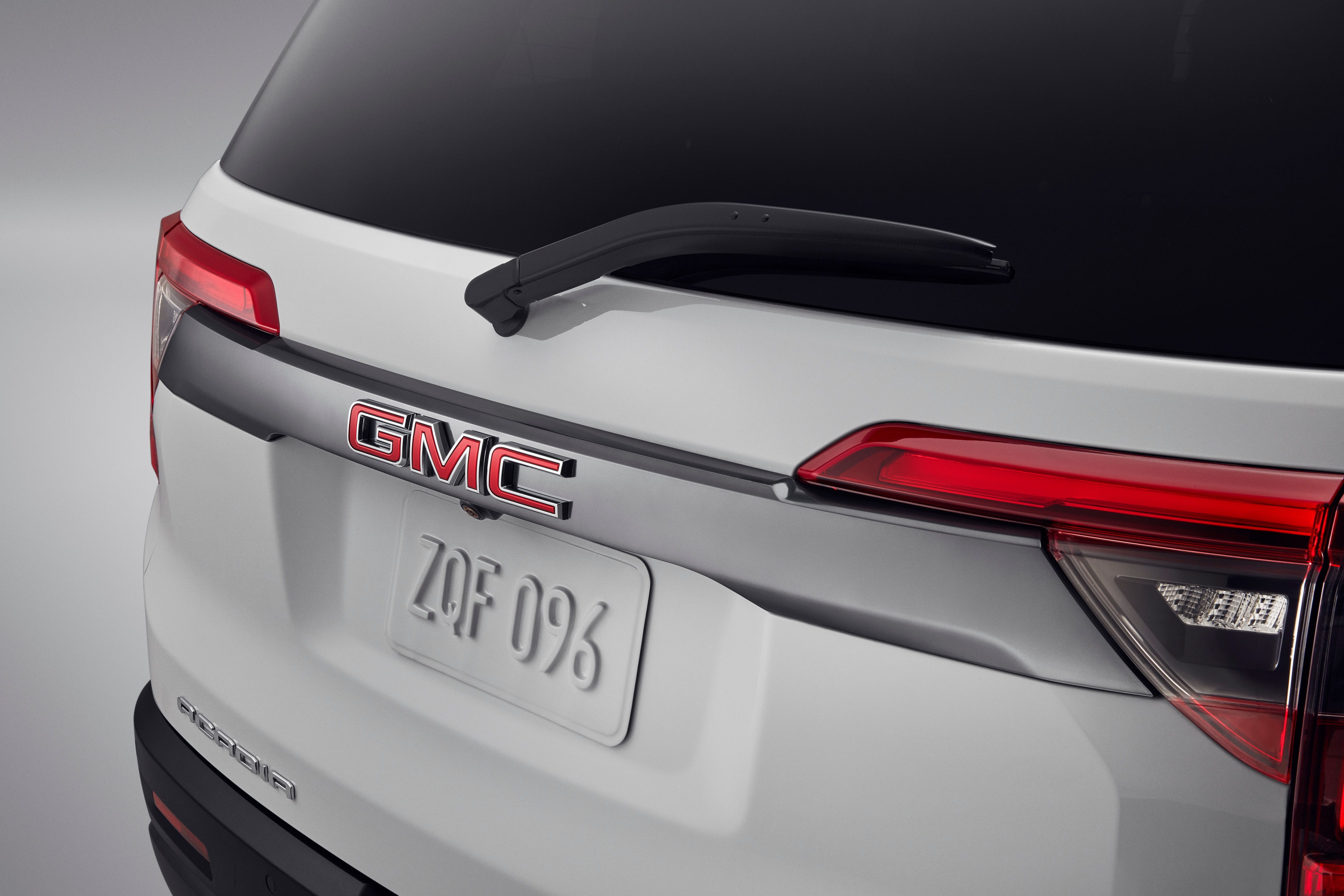 Liftgate Applique in Nightrider Chrome