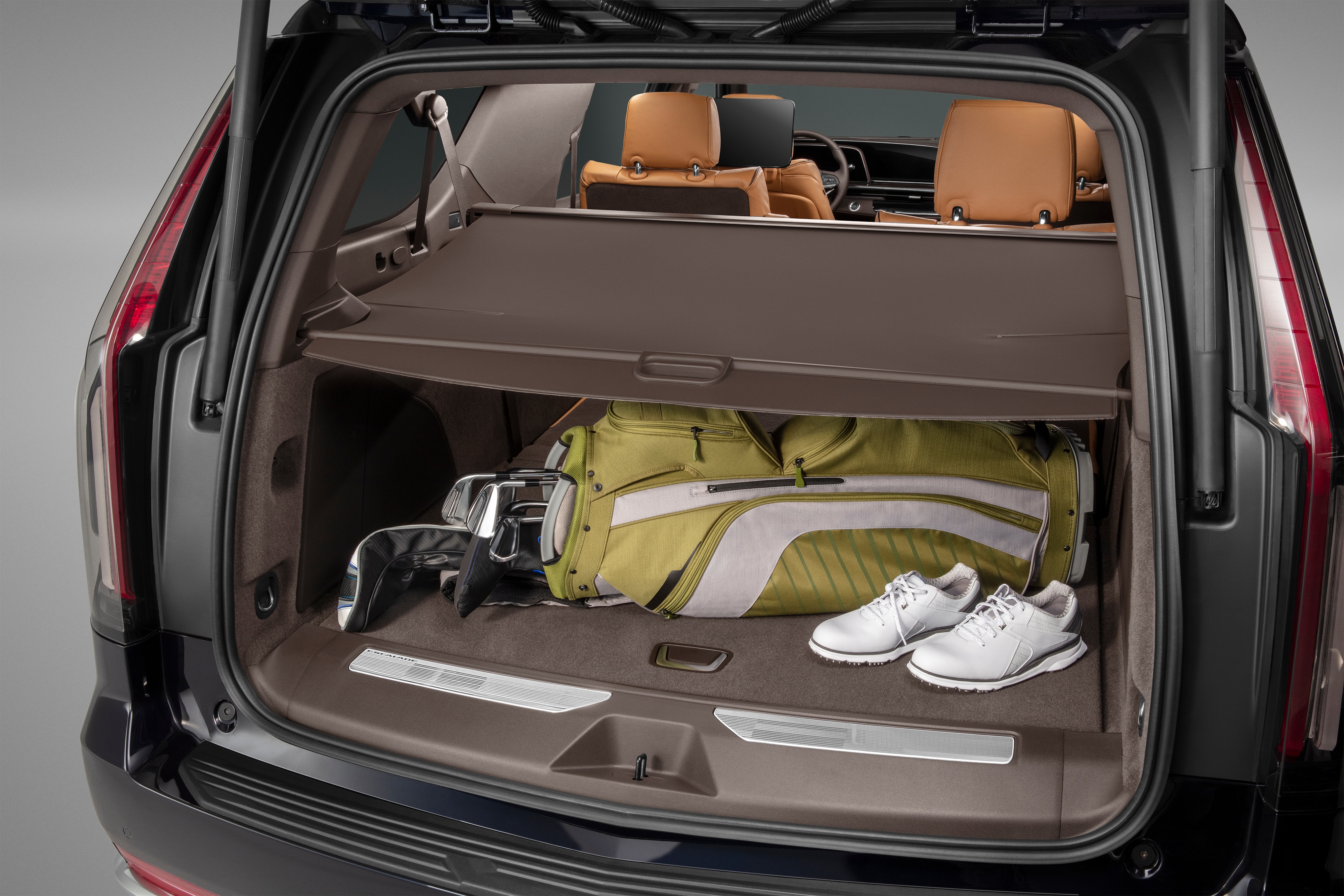 Cargo Area Shade in Very Dark Atmosphere
