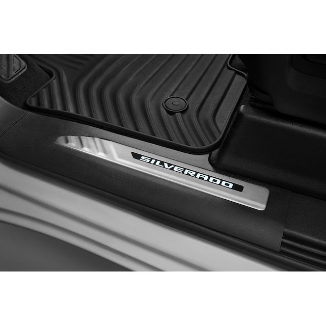 Illuminated Front Door Sill Plates with Silverado Script
