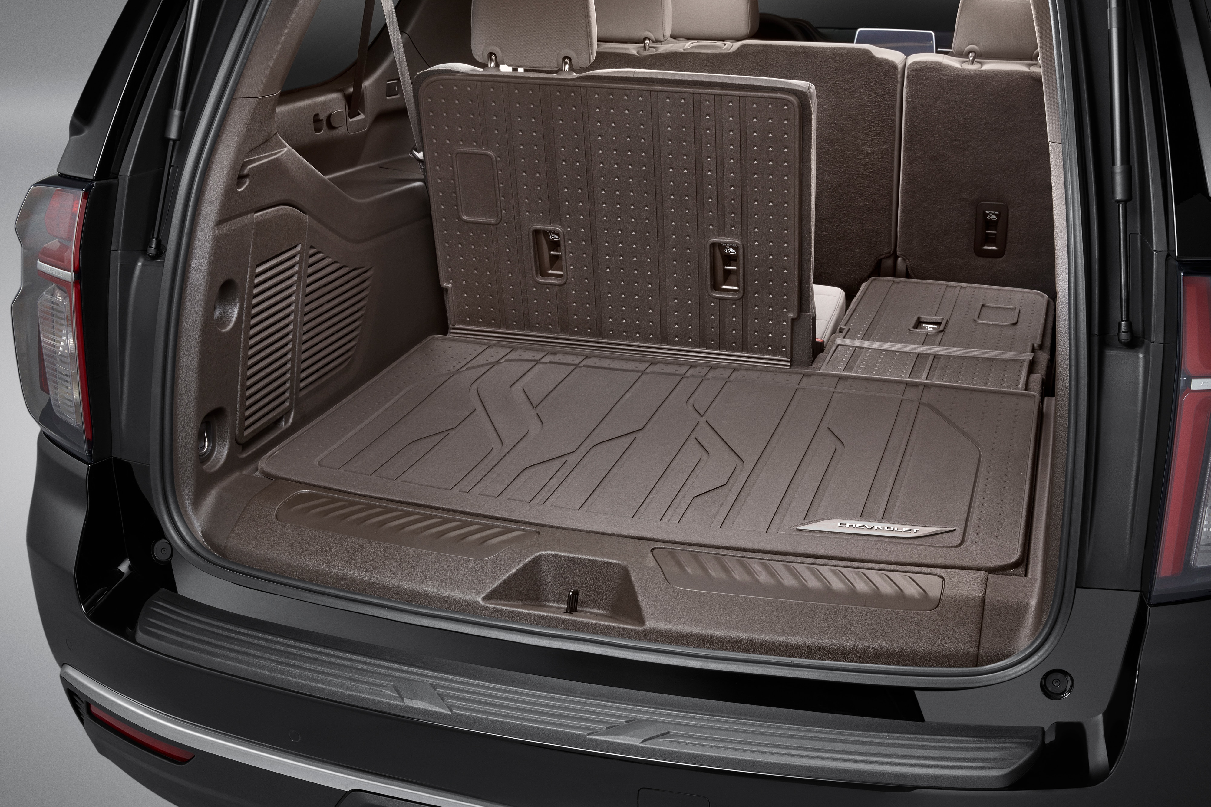 Integrated Cargo Liner in Very Dark Atmosphere with Chevrolet Script
