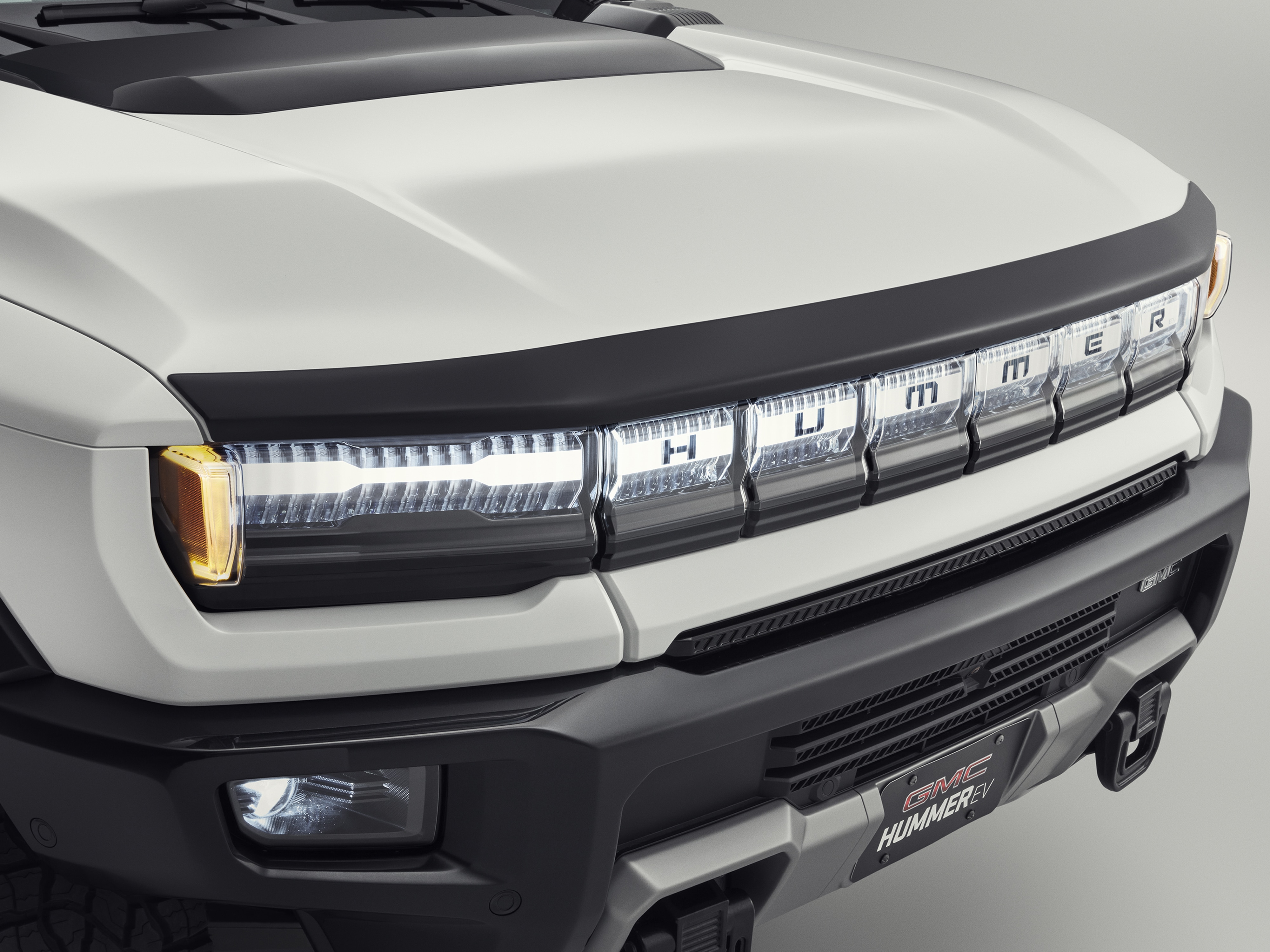 Aeroskin Hood Deflector in Smoke Black by LUND® - Associated Accessories