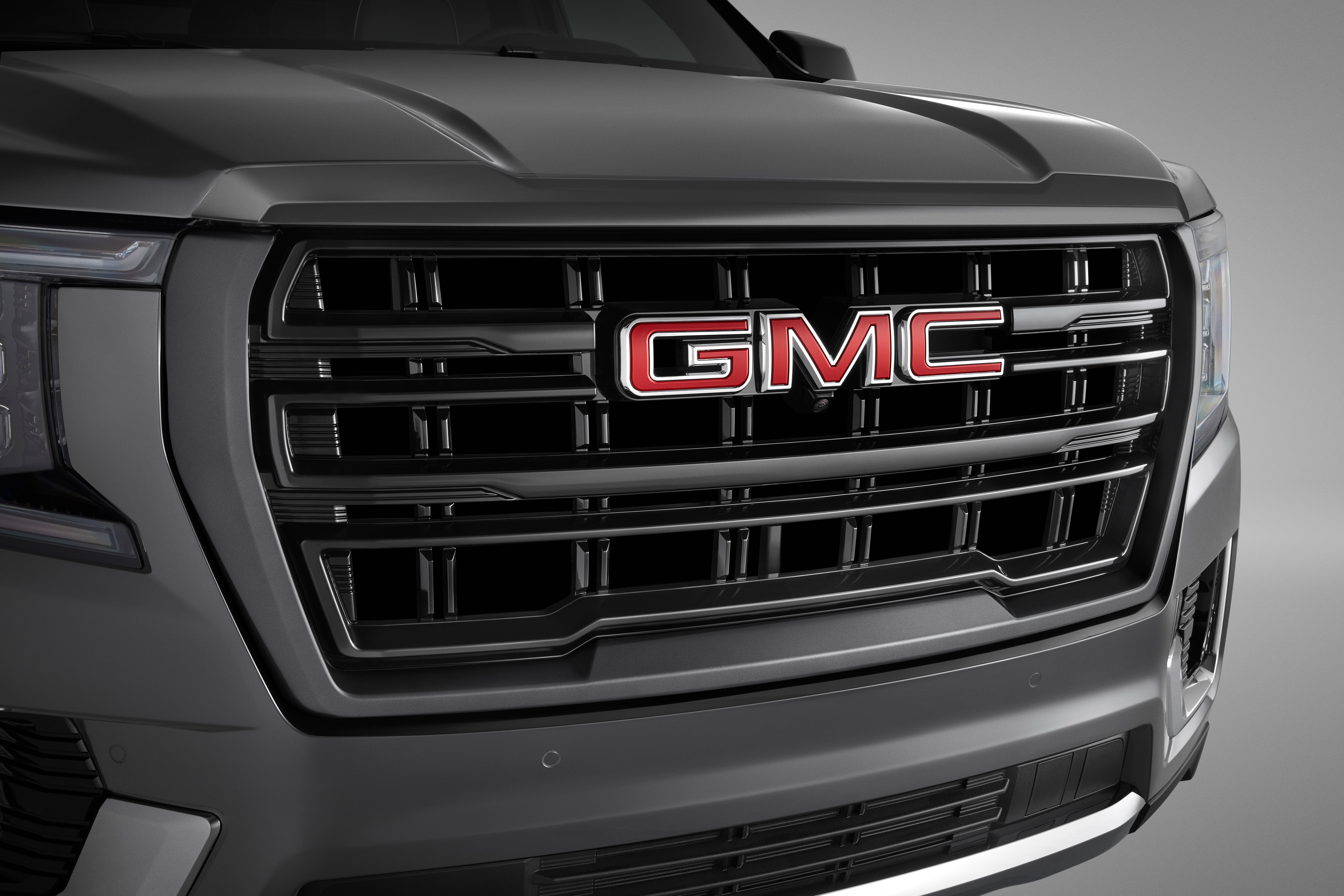 Grille in Black with Satin Steel Surround and GMC Logo (not for use on Denali models)