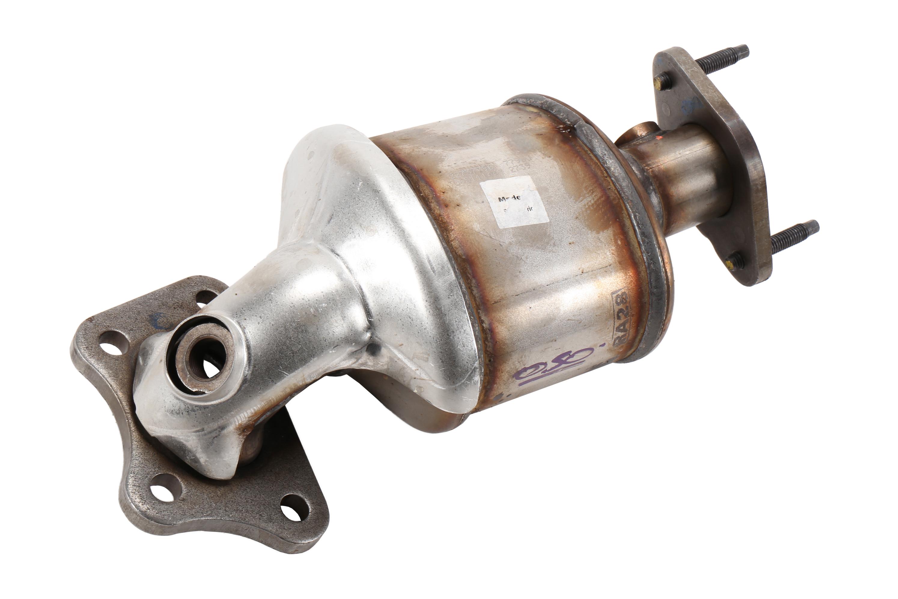 GM Genuine Parts 3-Way Catalytic Converter with Shield, Flange, and Studs