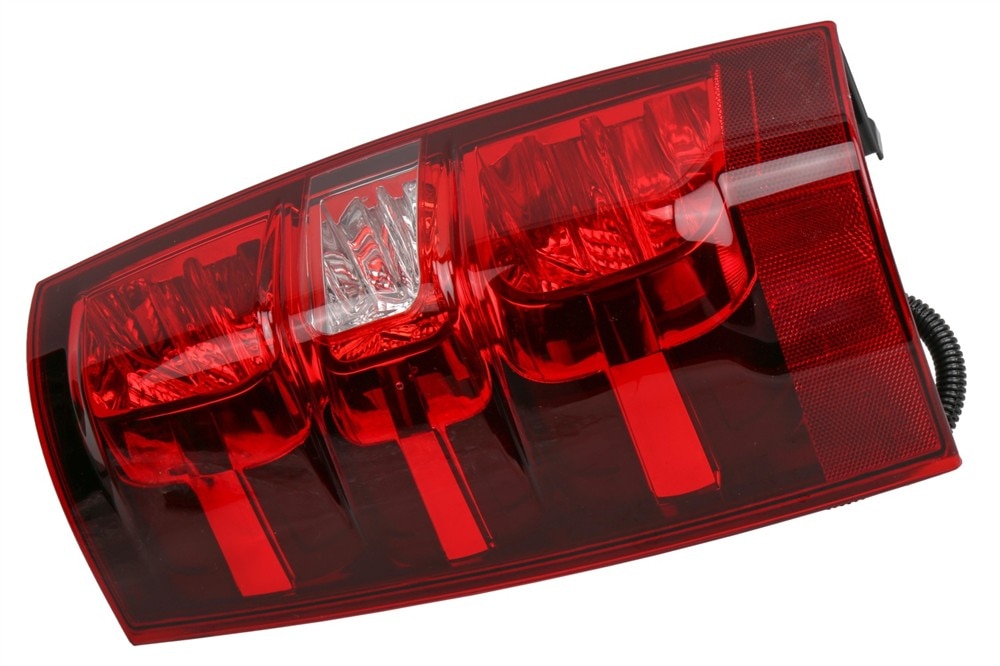 GM Genuine Parts Driver Side Tail Lamp Assembly
