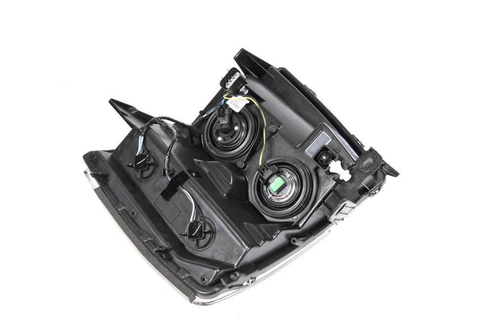GM Genuine Parts Passenger Side Headlamp | 22853028 | GM Parts