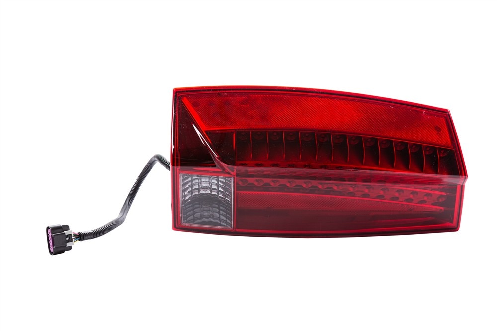 GM Genuine Parts Driver Side Tail Lamp Assembly