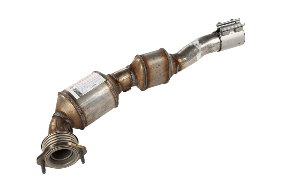 GM Genuine Parts Passenger Side 3-Way Catalytic Converter with Clamp, Studs, and Seal