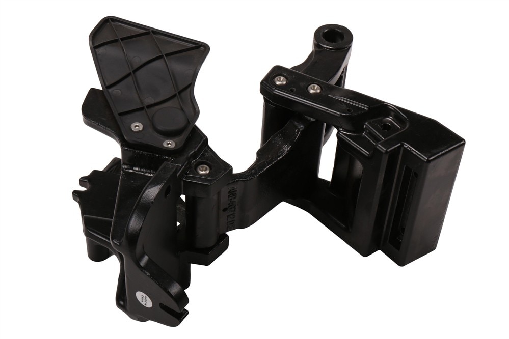 GM Genuine Parts Passenger Side Assist Step Bracket | 22935836