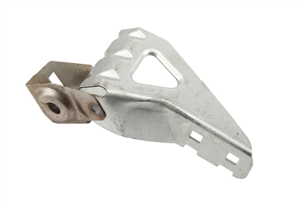 GM Genuine Parts Passenger Side Headlamp Bracket