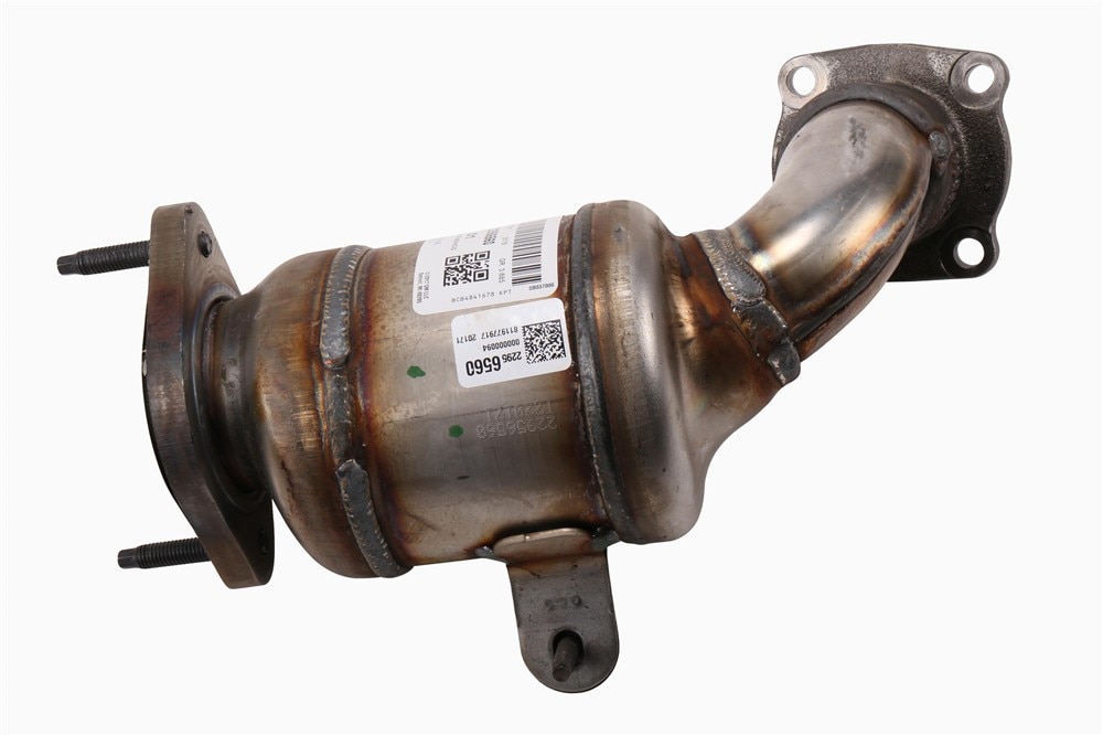 GM Genuine Parts Passenger Side 3-Way Catalytic Converter with Flange, Studs, and Seal
