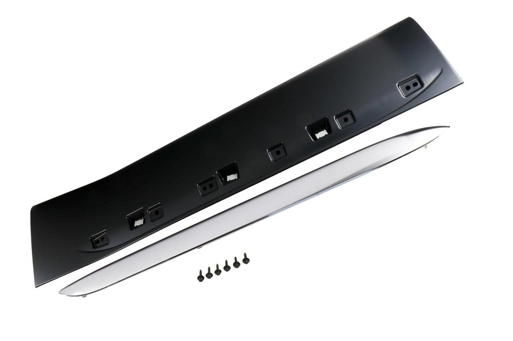 GM Genuine Parts Primed Driver Side Door Lower Molding