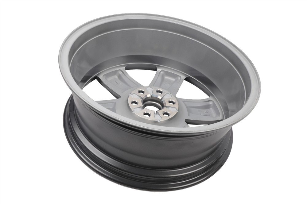 GM Genuine Parts 20x8-Inch Aluminum Wheel | 22996319 | GM Parts