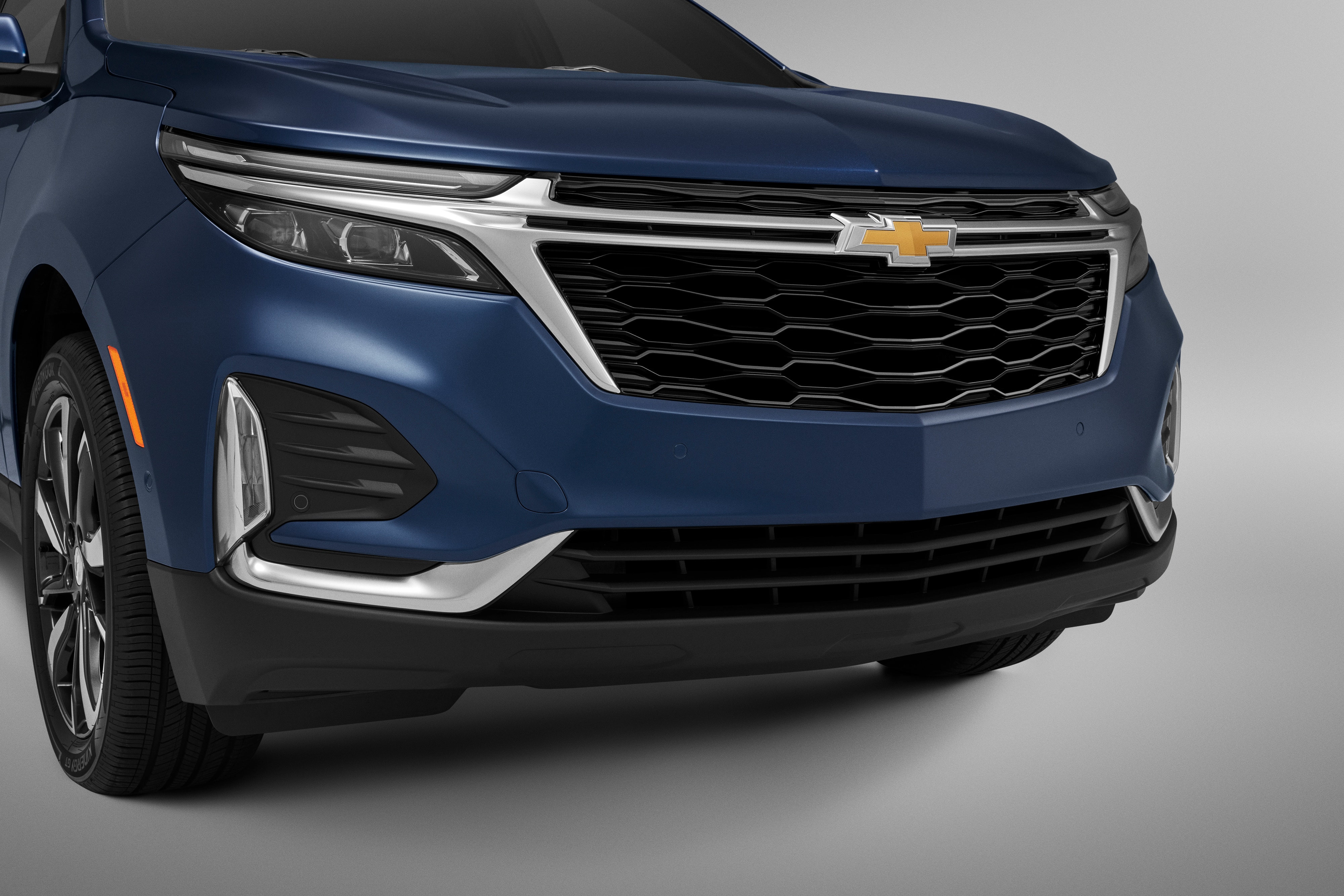 Grille in Black with Bright Chrome Surround