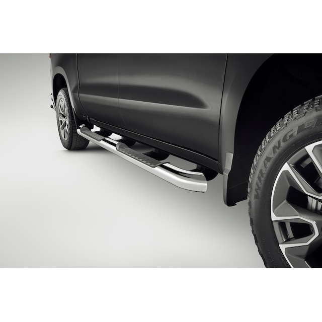 Crew Cab 4-Inch Round Assist Steps in Chrome