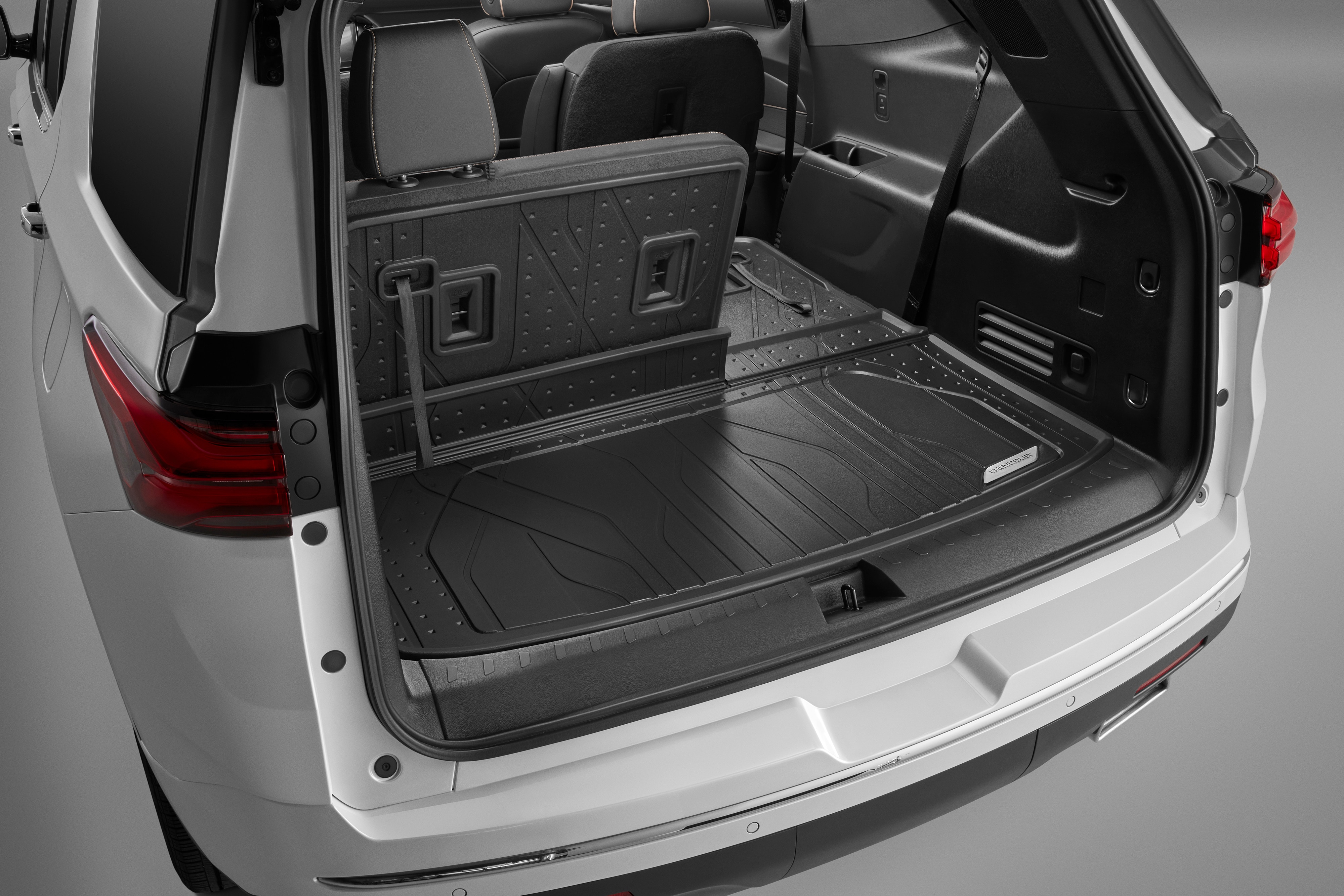 Integrated Cargo Liner in Jet Black with Chevrolet Script