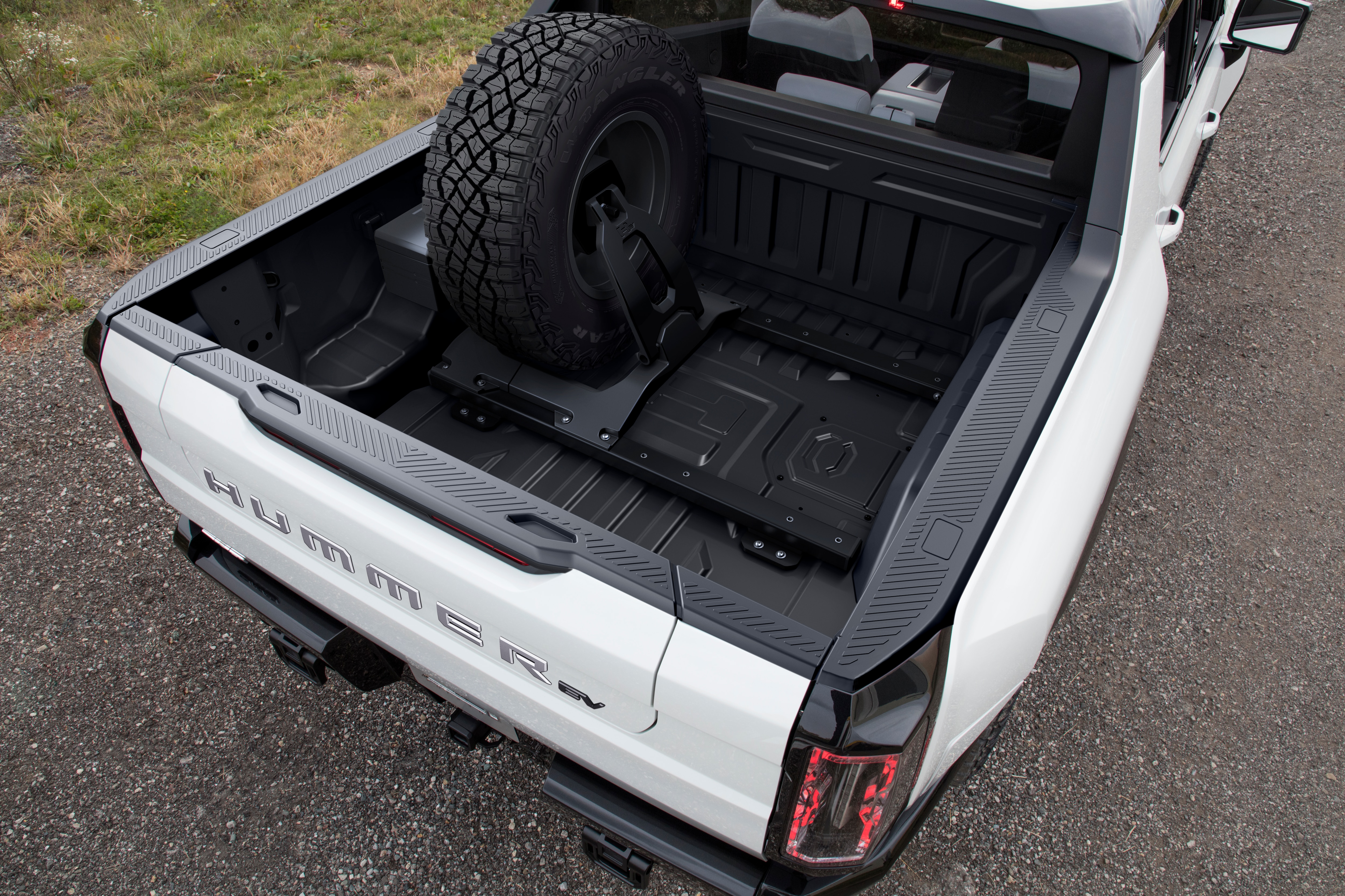 Bed-Mounted Vertical Spare Tire Carrier