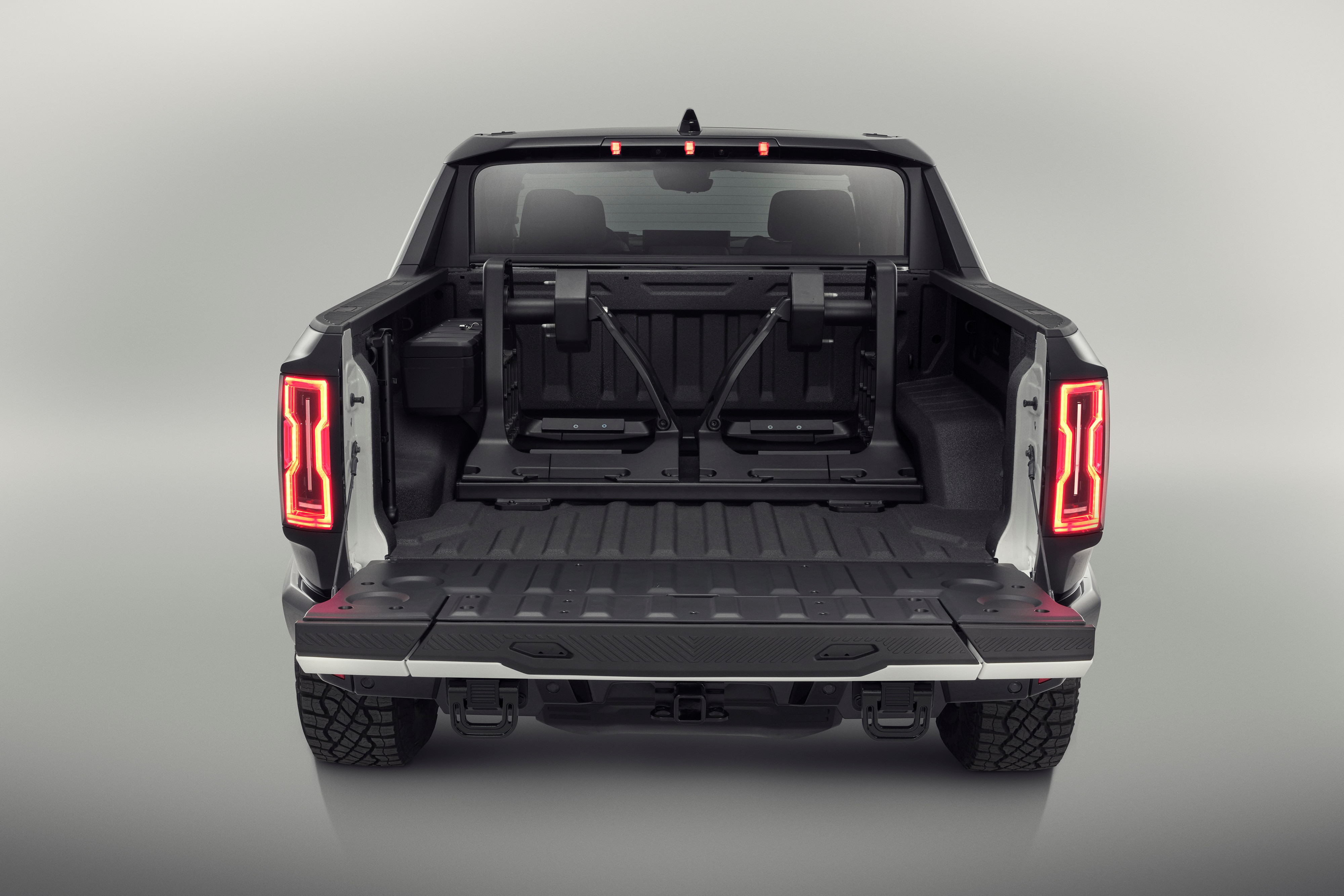 Passenger-Side Bed-Mounted Vertical Spare Tire Carrier